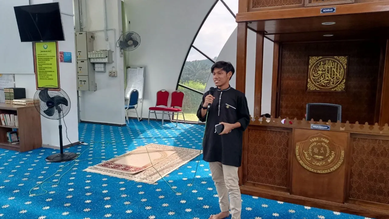 PUBLIC MOTIVATIONAL SPEAKER
